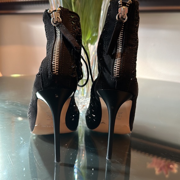 Brand new, gorgeous lace up zipper back black, high heels - Picture 4 of 4